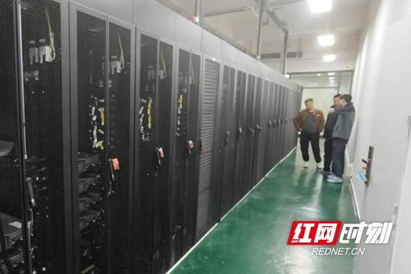 算力网机房。