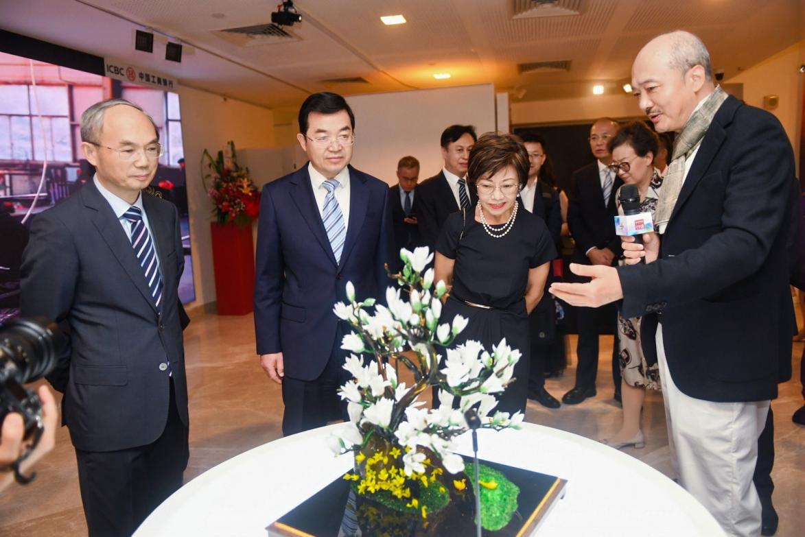 “华光异彩”淄博琉璃艺术展闪耀新加坡
