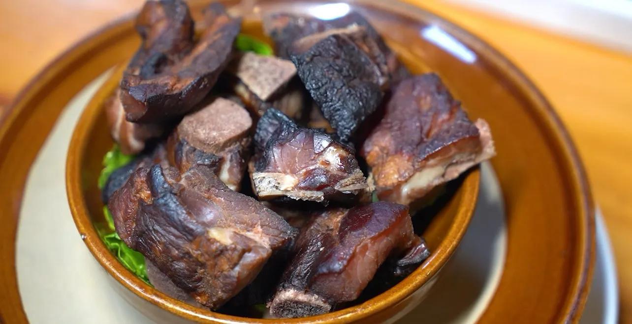 锅烹黔岭韵,食聚市井欢——广东《今日岭南》走进深圳黔怼怼贵州地摊火锅