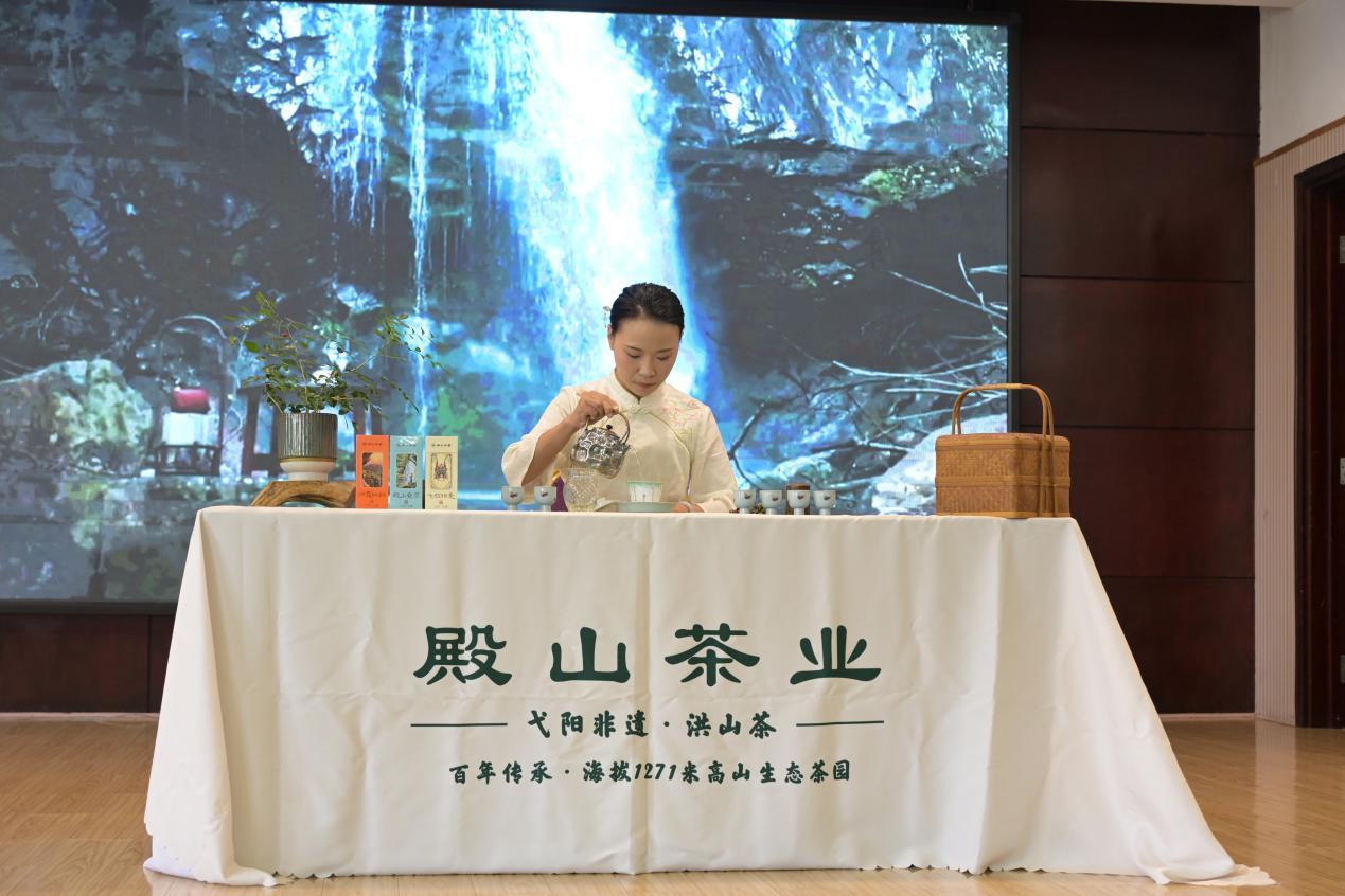 弋阳县殿山茶业有限公司“谢师茶”茶艺展示