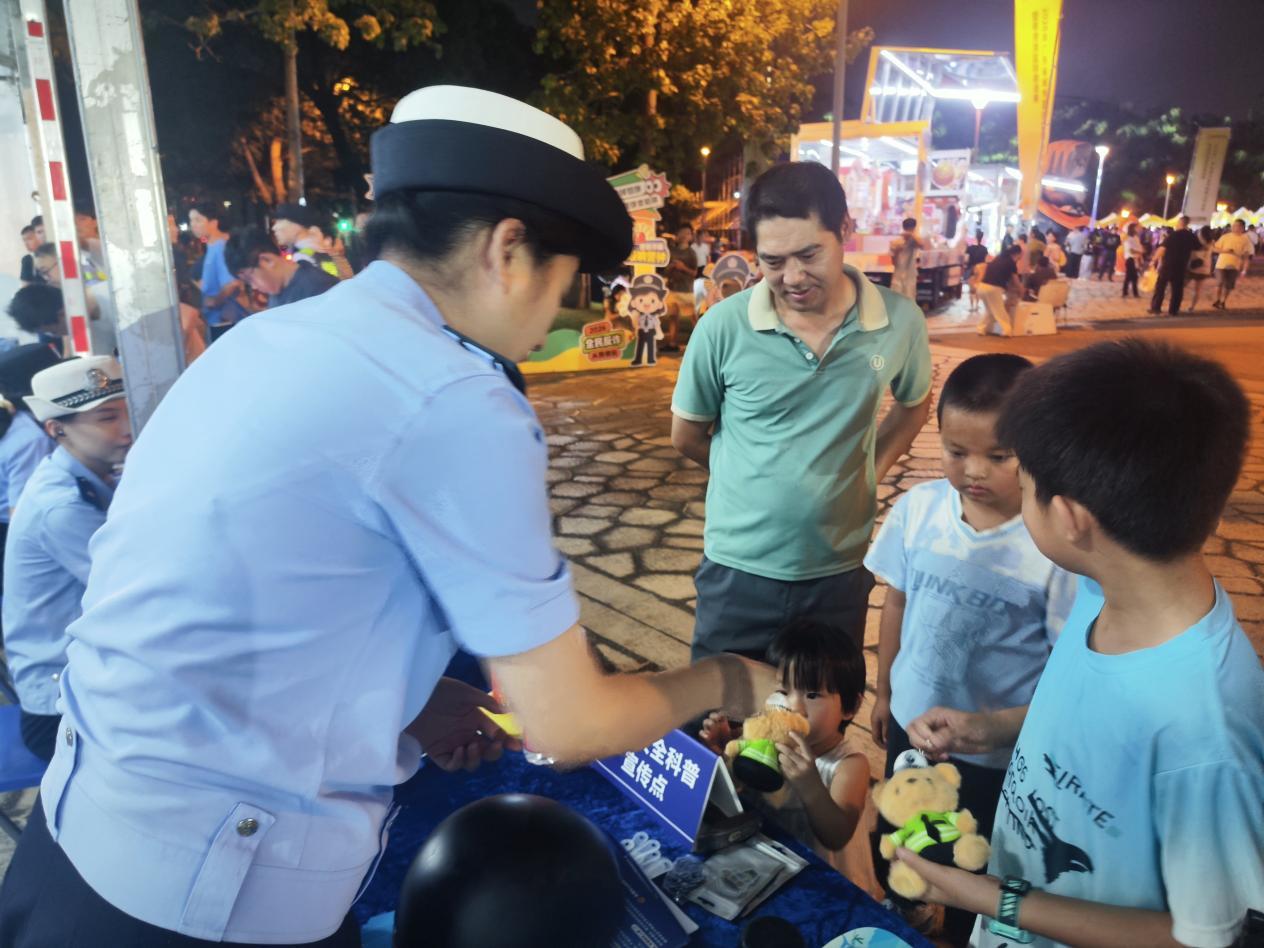 东莞交警长安大队护航粤BA全明星赛