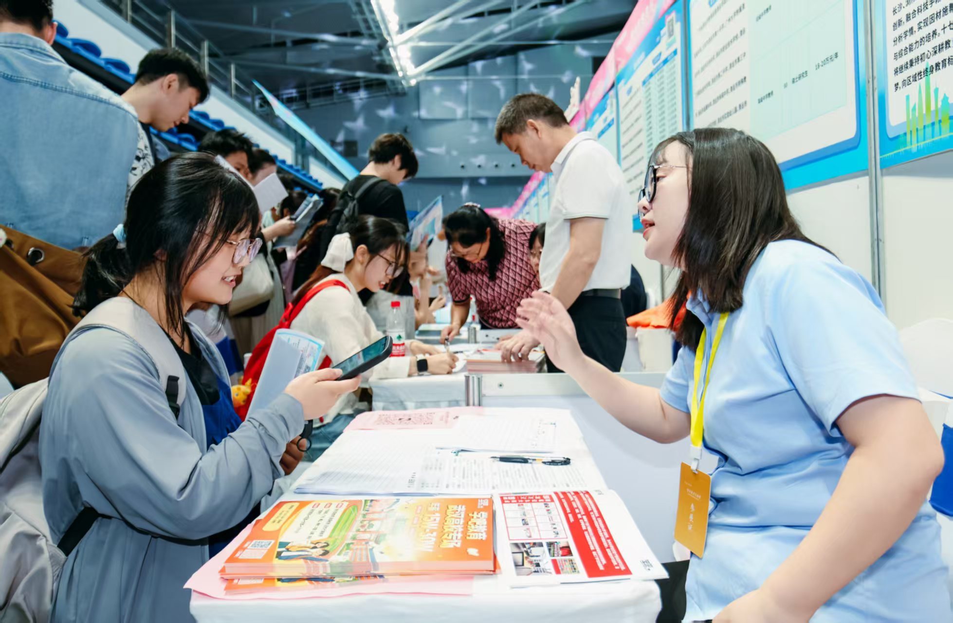 “百万英才汇南粤”2026年N城联动秋季招聘活动在武汉大学启动