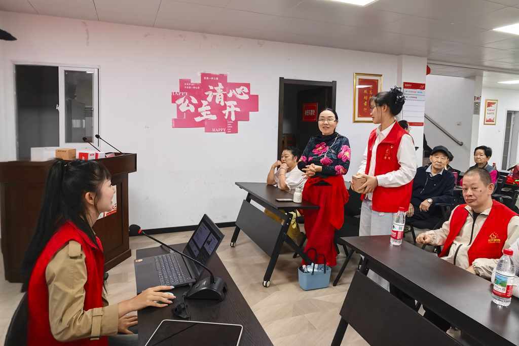 科普安全用药 守护居民安康 2026湖北省药品安全宣传走进武汉彭刘杨路社区
