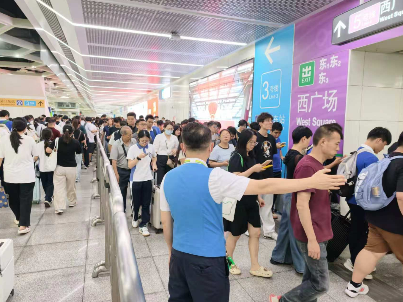深圳地铁客运量、进站量首次跃居全国第一