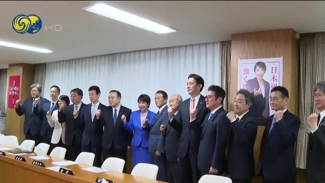 日本自民党核心班底不变
