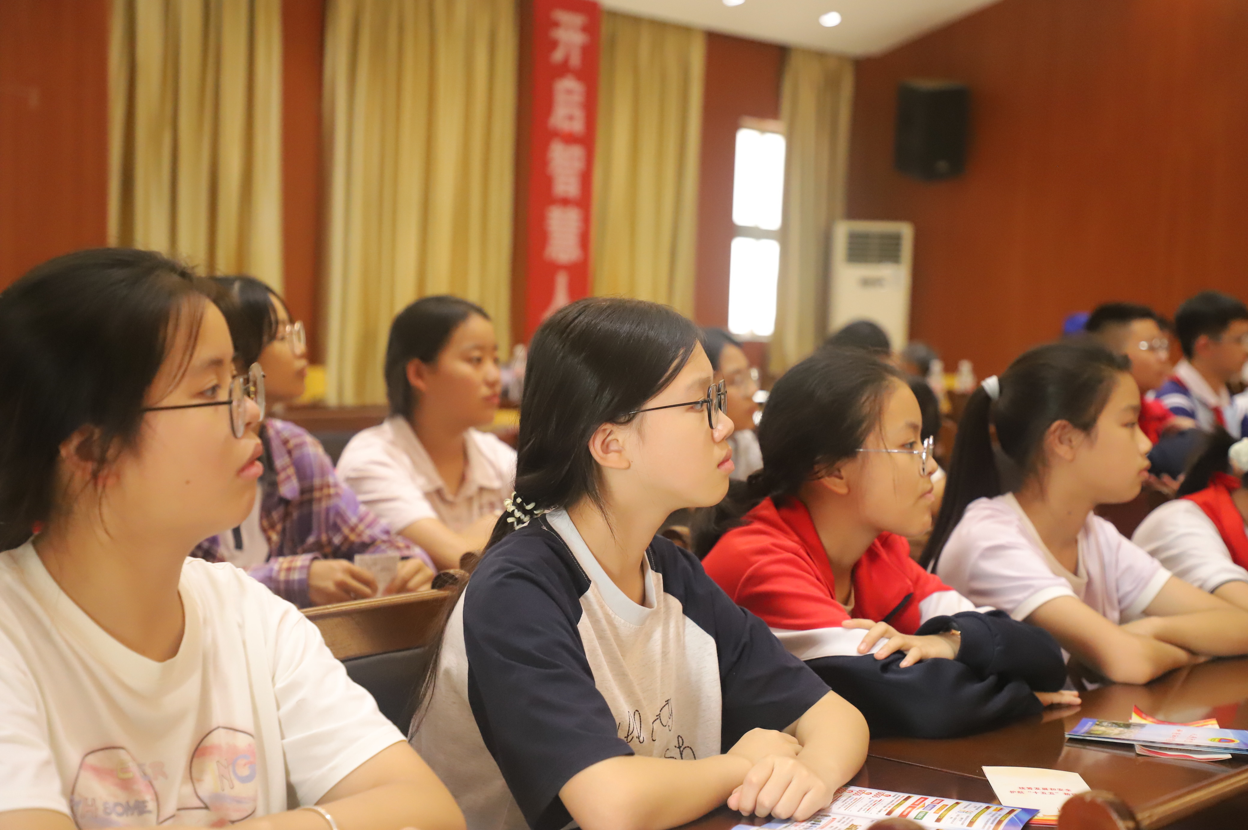 九江举行“普及国防动员法规 厚植少年家国情怀”国防动员法治讲座活动