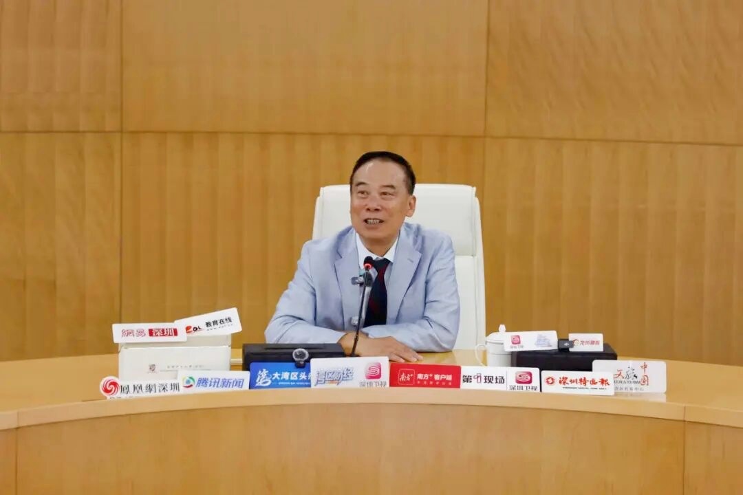 AI时代,大学该培养什么样的人?港中深校长徐扬生谈人才培养