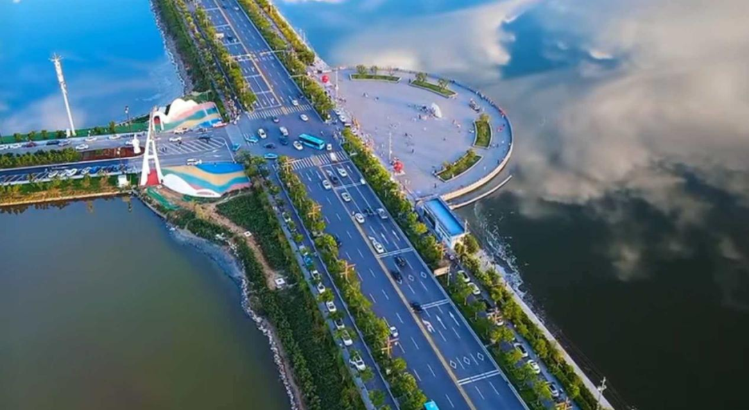 运城盐湖“天空之镜”景观大道