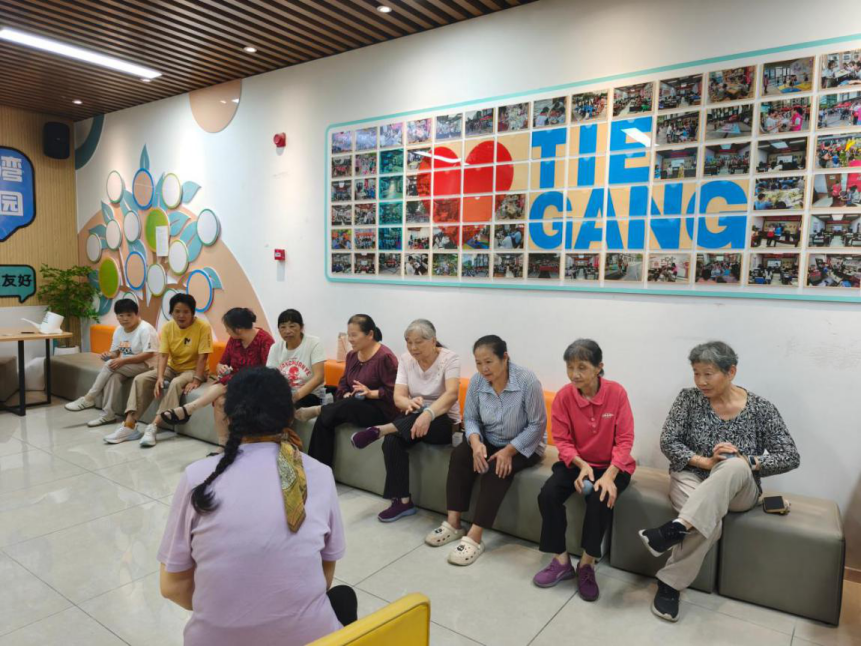 安康律动,活力相伴——西乡街道铁岗社区开展长者健身操学习小组活动