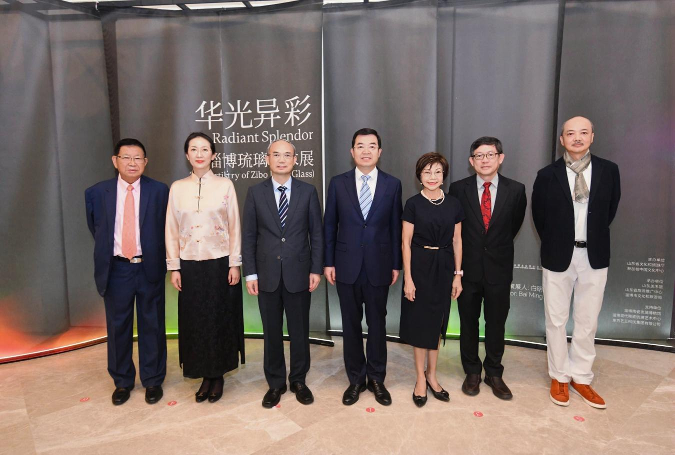 “华光异彩”淄博琉璃艺术展闪耀新加坡