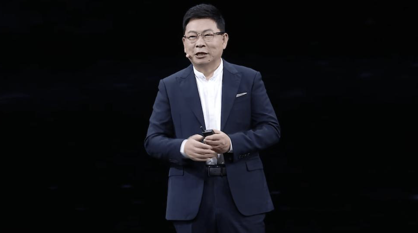 问界的“成人礼”：百万销量之后，学着用自己的名字走路