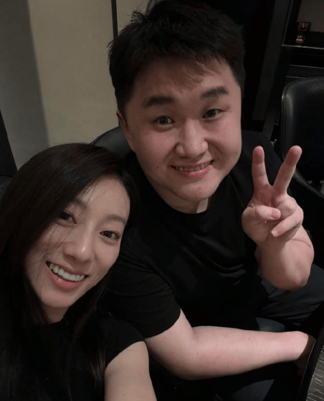 张百乔为妻子小雪庆生 疑似辟谣两人离婚传闻