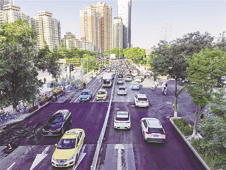南滨河路平沙落雁段“4变5”拓宽工程