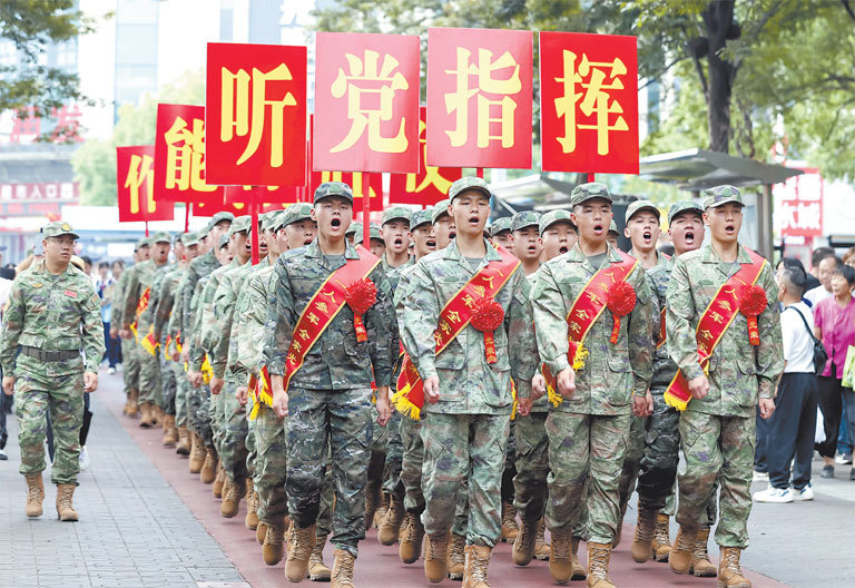 赴军营（图）
