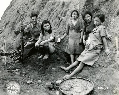 在中国云南省松山市被俘虏的日军韩国慰安妇(资料图)