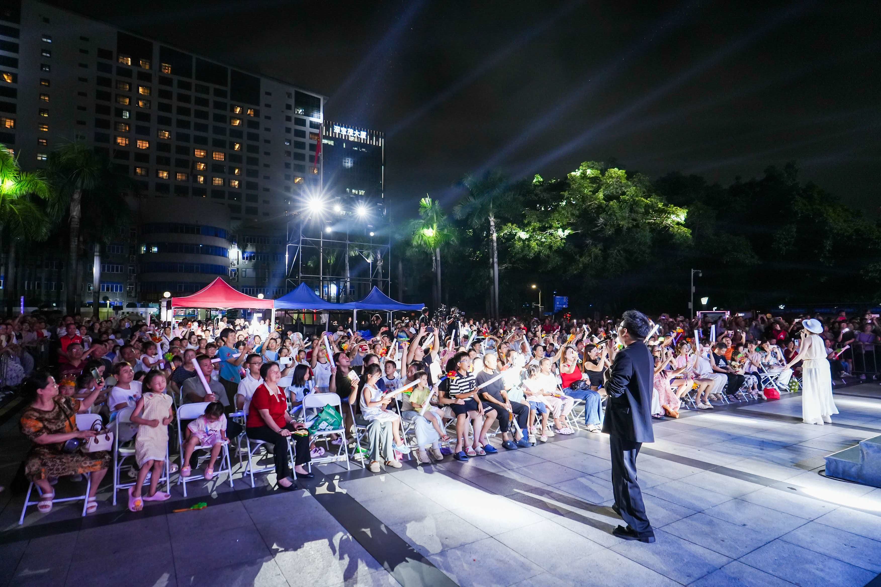 艺夜星光·乐聚龙华!全民艺术普及展演 唱响民治公园