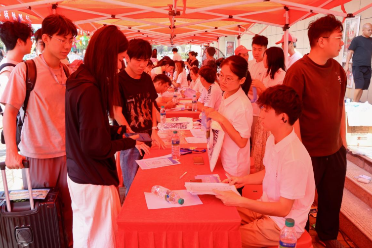 江西师大科技学院喜迎2026年专升本新生入学报到