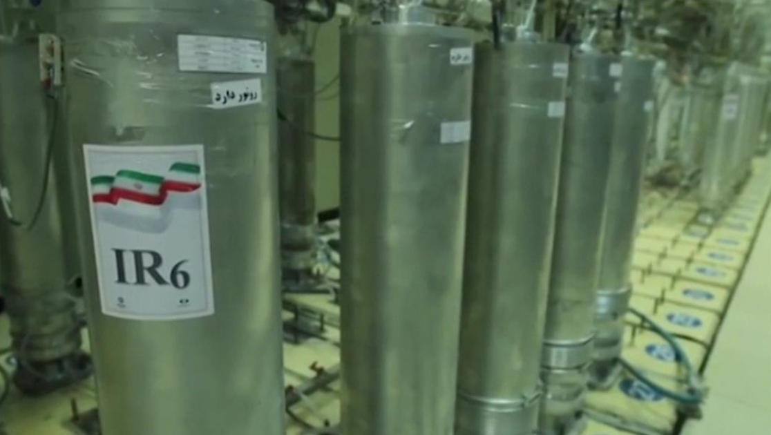 根据国际原子能机构(IAEA)的数据,截至2025年6月13日,基于伊朗提供的信息,其浓缩铀总库存量为9874.9公斤,其中包括440.9公斤丰度高达60%的浓缩铀。