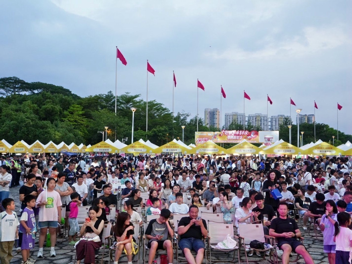 库里空降!四大名场面燃爆粤港澳,粤BA全明星赛暨粤港澳篮球邀请赛在东莞打响