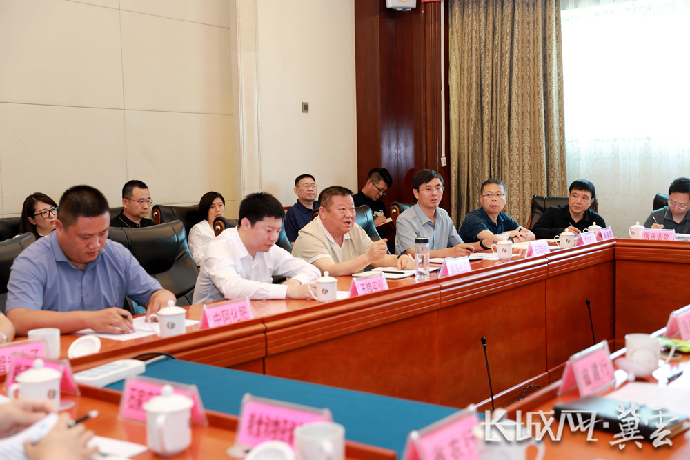 省发展改革委召开民营企业座谈会,倾听企业声音。长城网·冀云客户端记者 袁立朋 摄