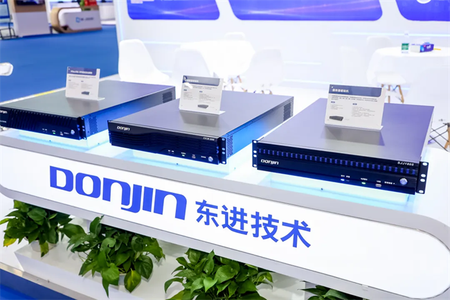 图:东进密码机产品展示