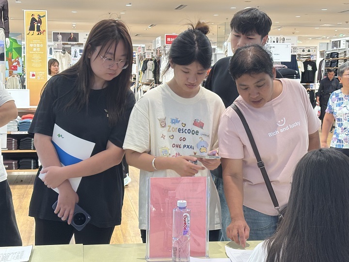 秦皇岛市举办“工会帮就业 暖心送岗职向未来”专场招聘会