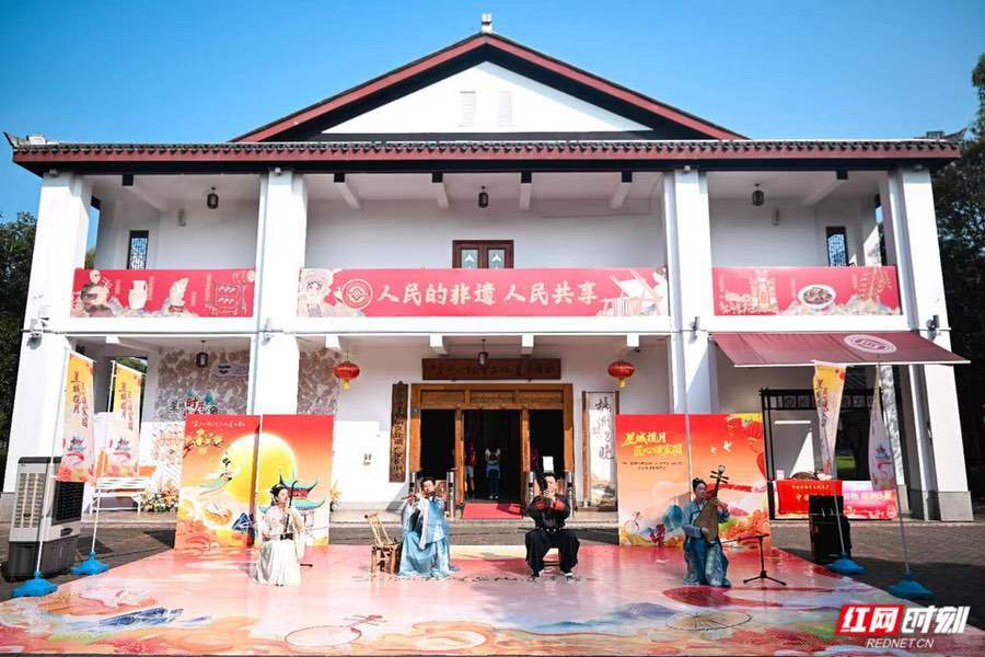 9月24日,“我们的节日·中秋”长沙非遗系列活动在长沙非遗馆举行。