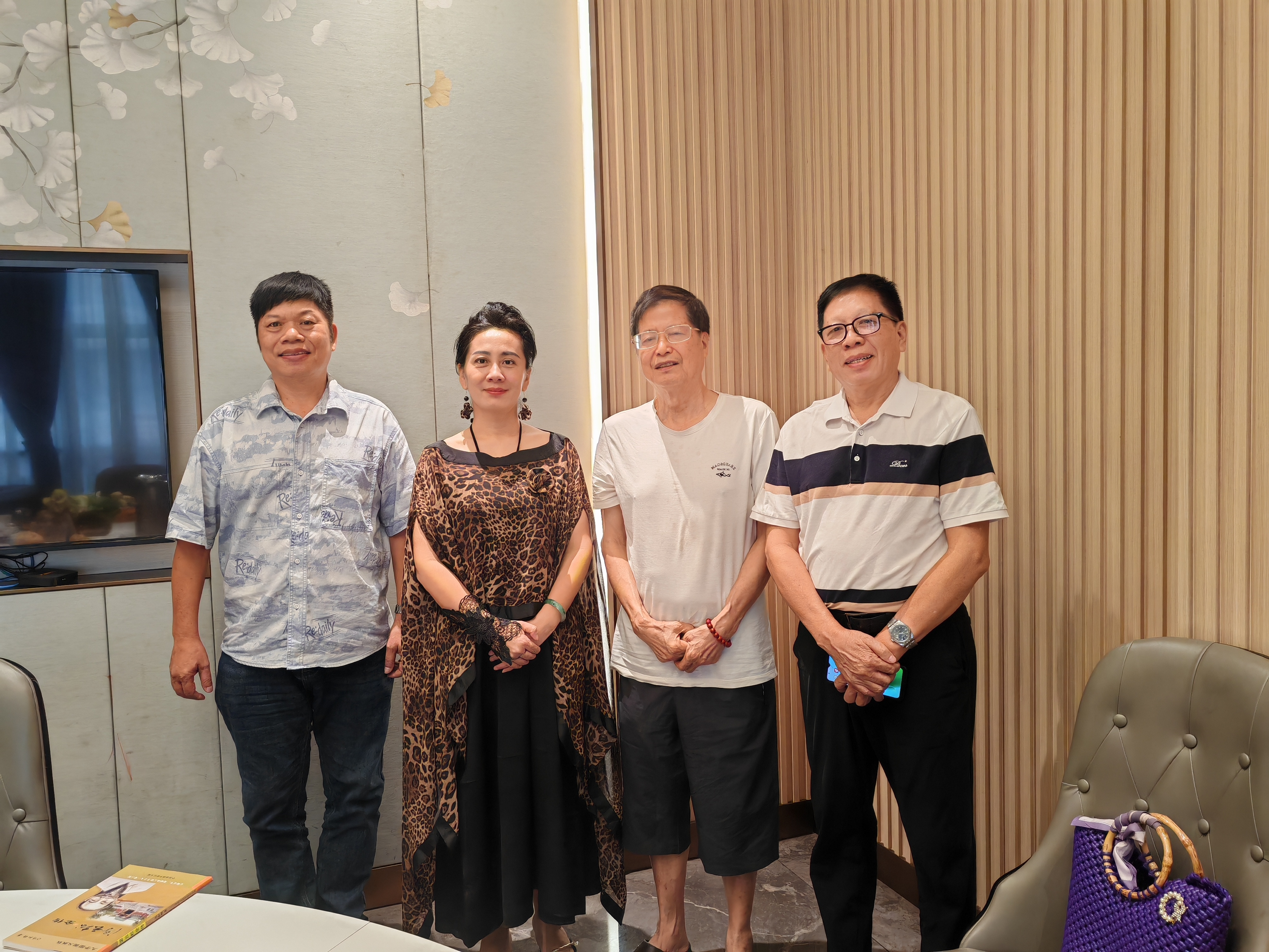 中秋走访公益人士张洪玲:48棵百年古树背后的善行坚守
