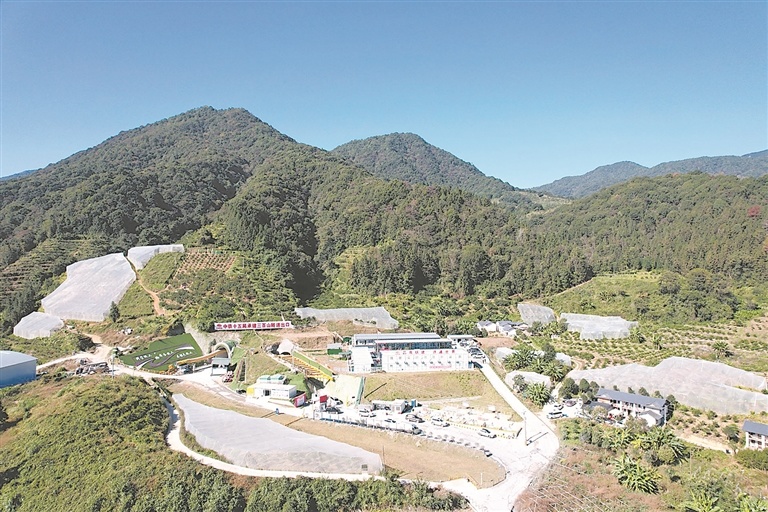 瑞梅铁路三百山隧道施工现场 张彩霞摄
