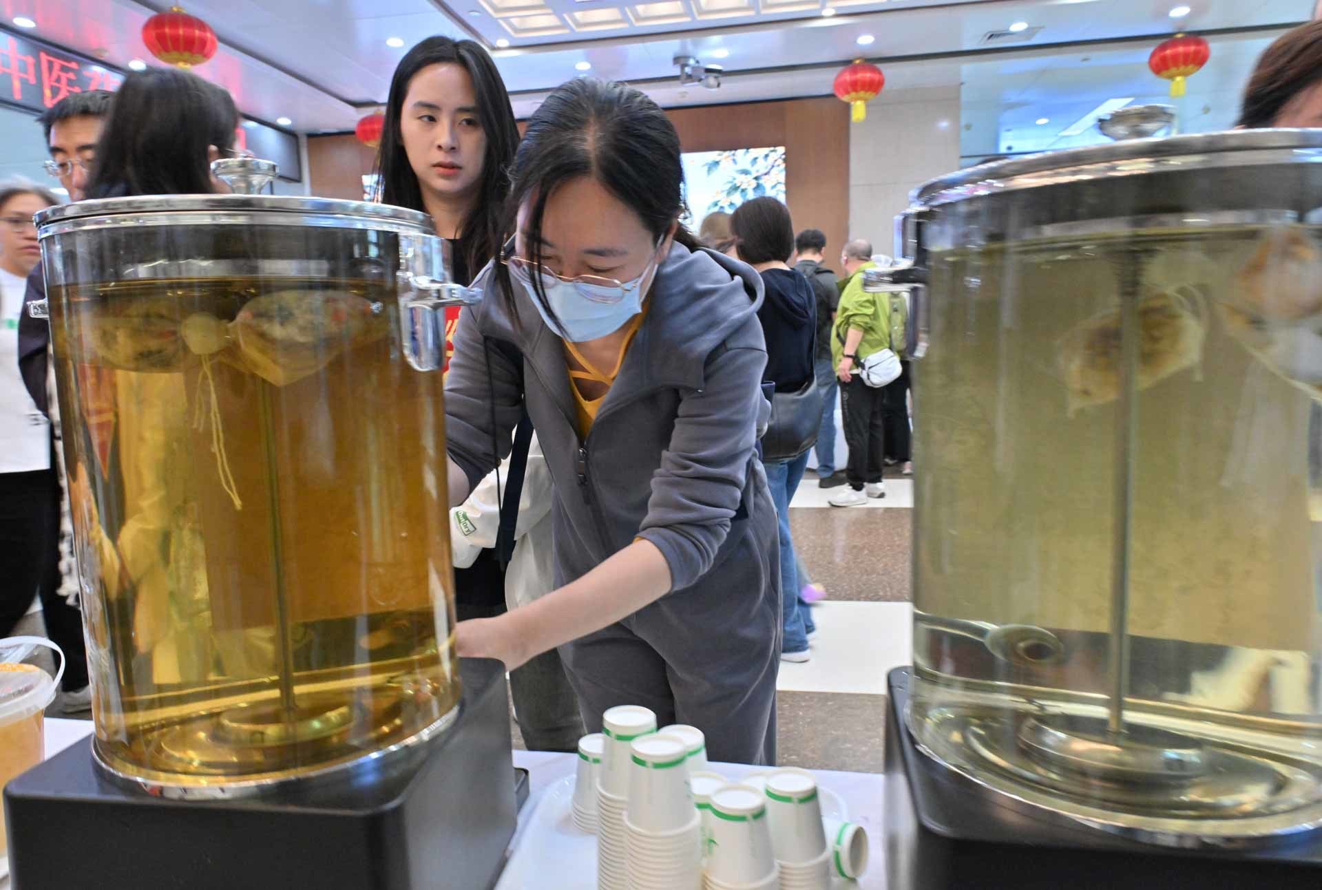 秋分遇中秋 药香伴团圆 长春中医药大学附属医院举办中医药文化惠民活动