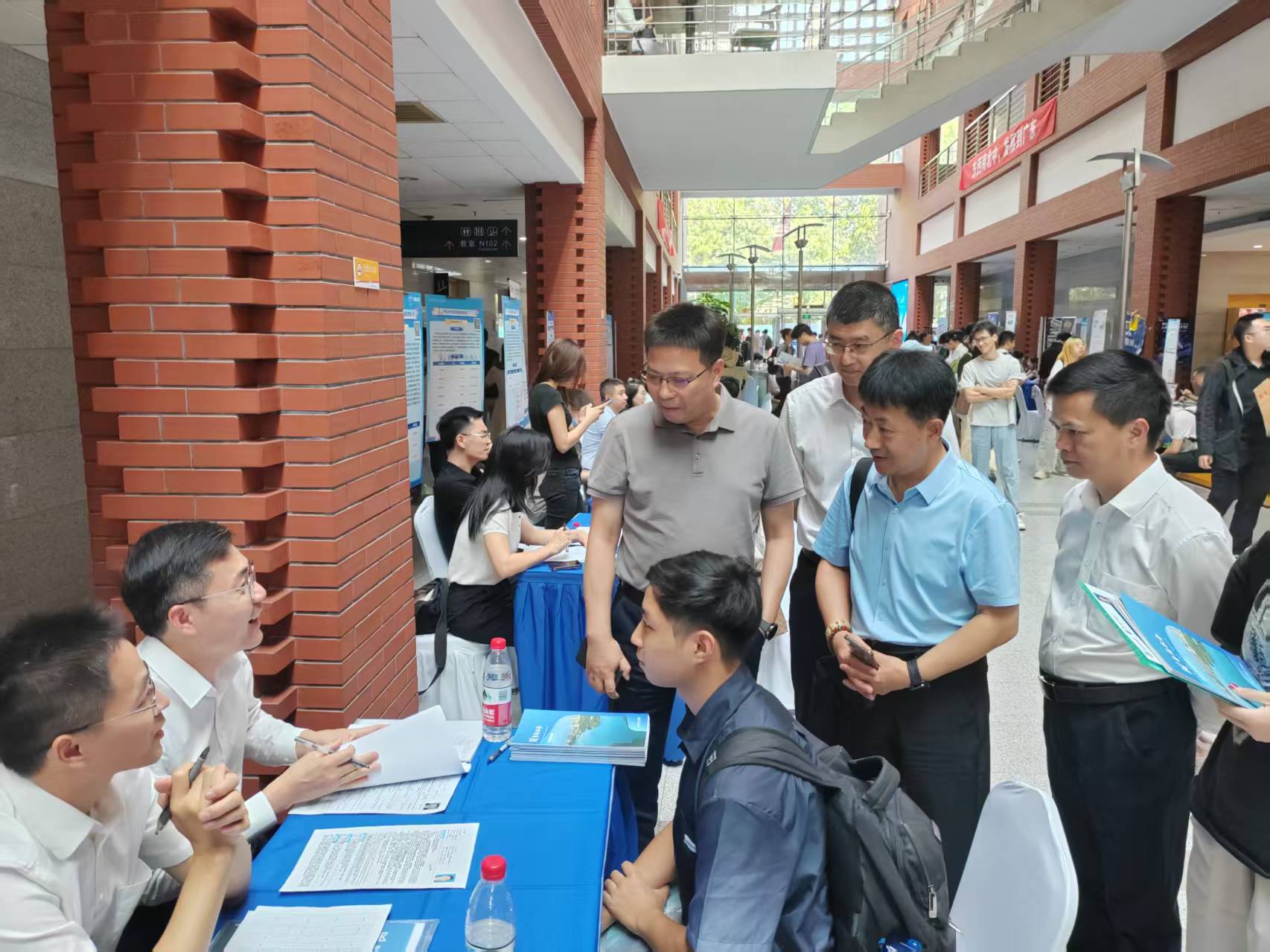 龙岗区“百万英才汇南粤”中国科学院大学专场招聘成效显著