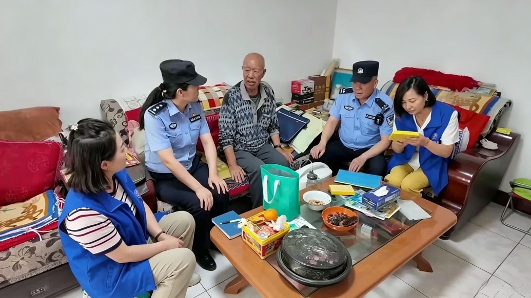 践行“枫桥经验”　守护街巷烟火