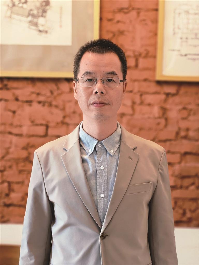 刘奔腾