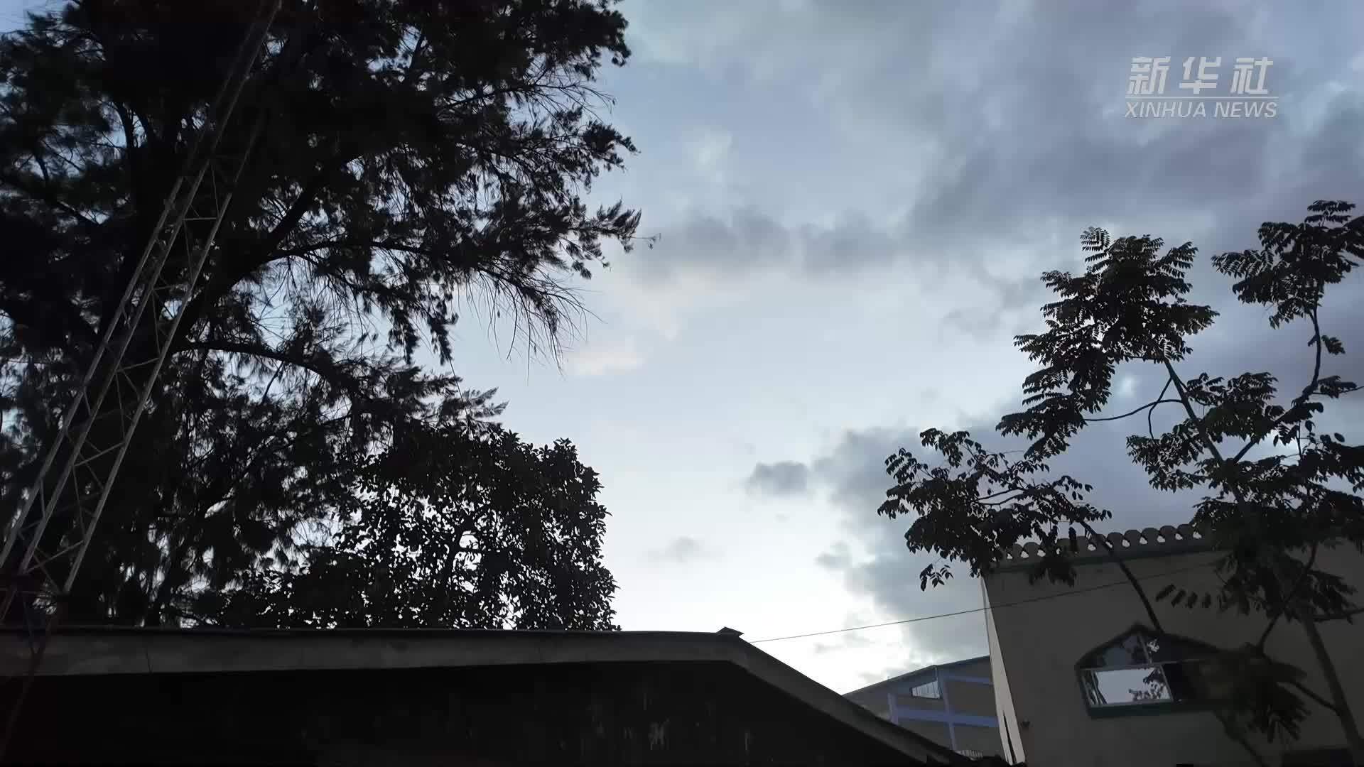 中国光伏设备照亮肯尼亚贫民窟校园