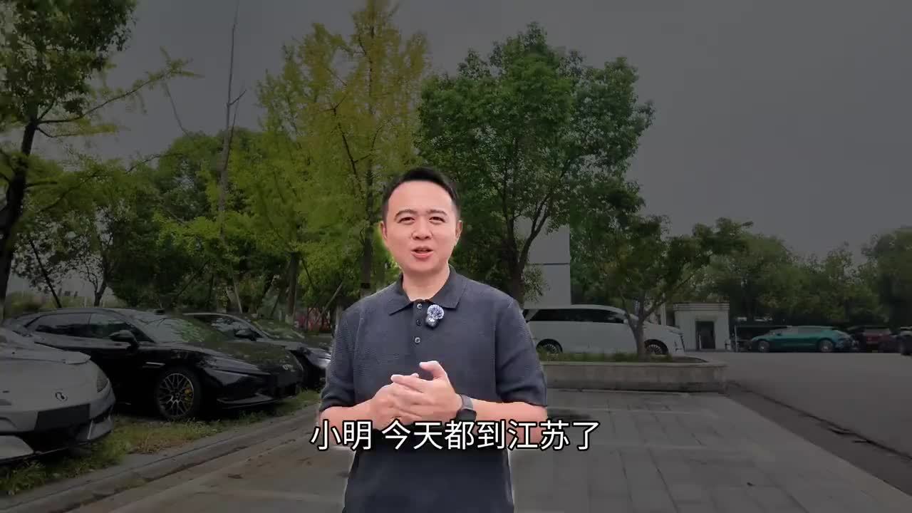 【十次OTA还能玩出花？实测腾势N9迪迪虾，常用常新不是口号？】 8 大新功能，几个真能打？探店实测腾势 N9 闪充版 OTA V1.2.0：迪迪虾点外卖一句话直达，声纹记忆上车不用重复说。人设千人