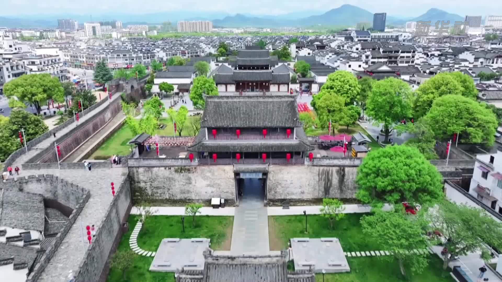 歙砚承雅意 非遗巧制话中秋