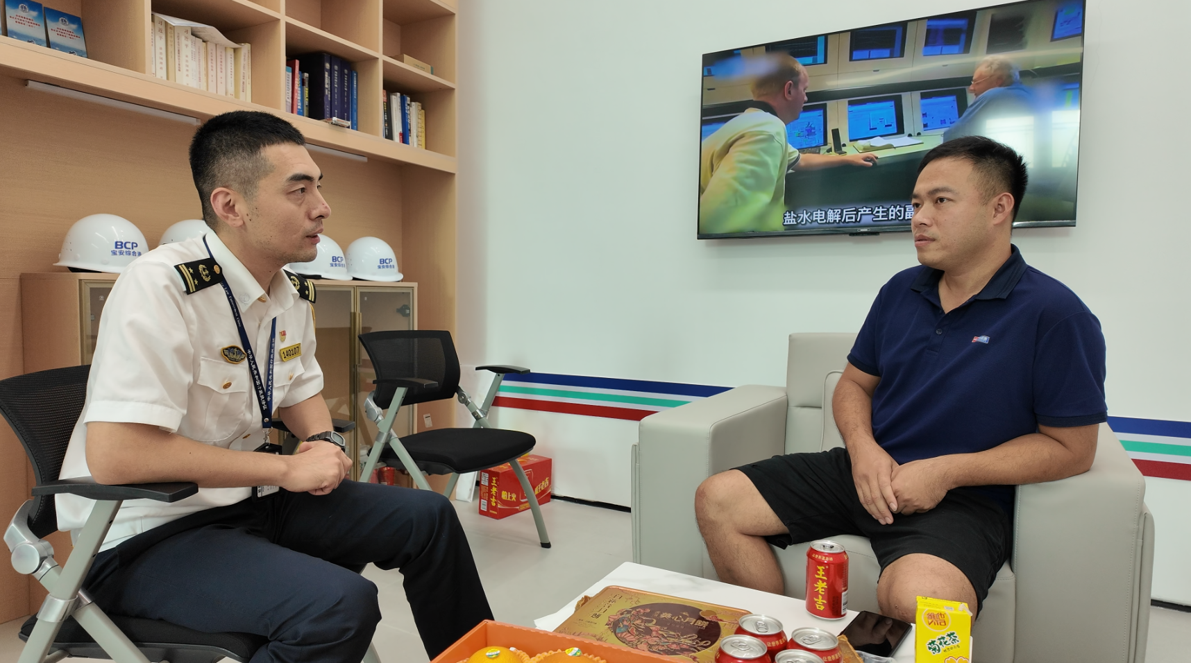 月满港区 情暖船员 宝安海事局船员驿站里的中秋暖心事