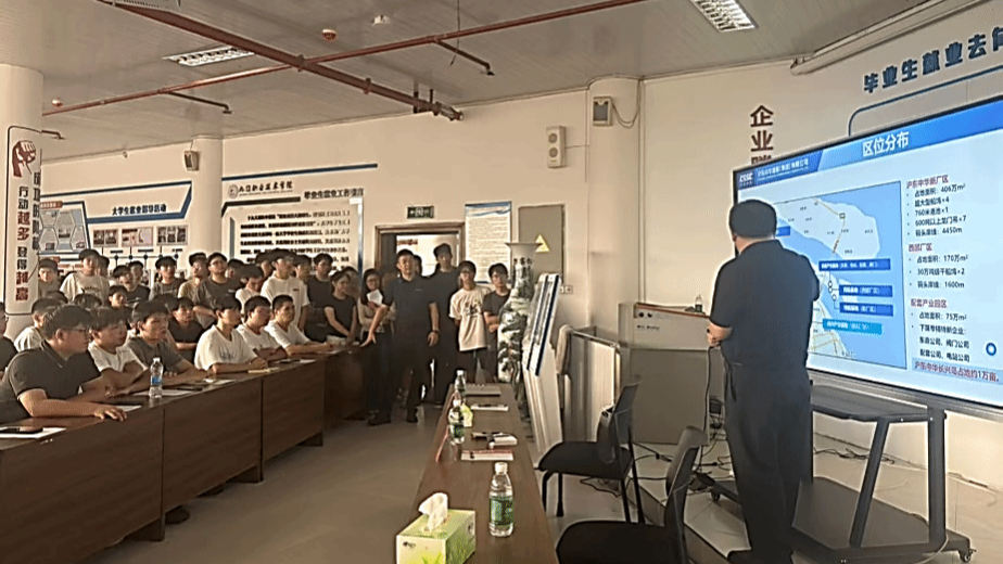 江西职业技术大学举办2027届毕业生首场校园专场招聘会