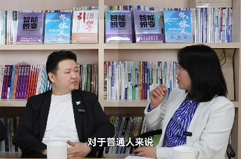 面对AI，只有三个词: 拥抱、拥抱、再拥抱!
