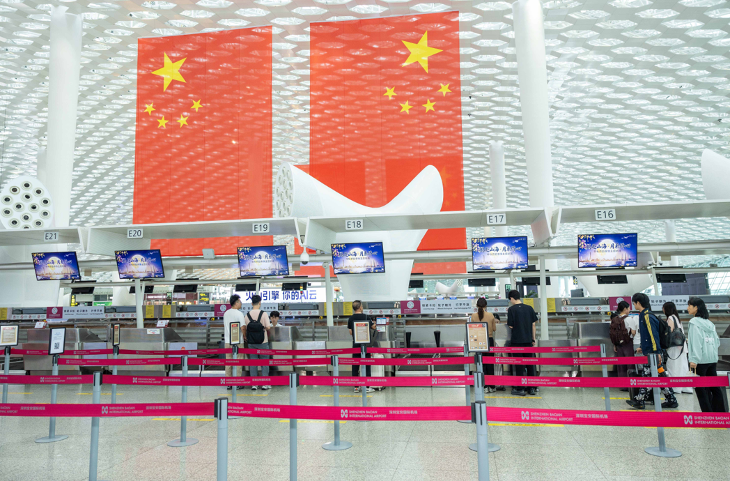 “鹏赴山海・月系侨心”——深圳航空中秋侨韵亲情航班双向启航