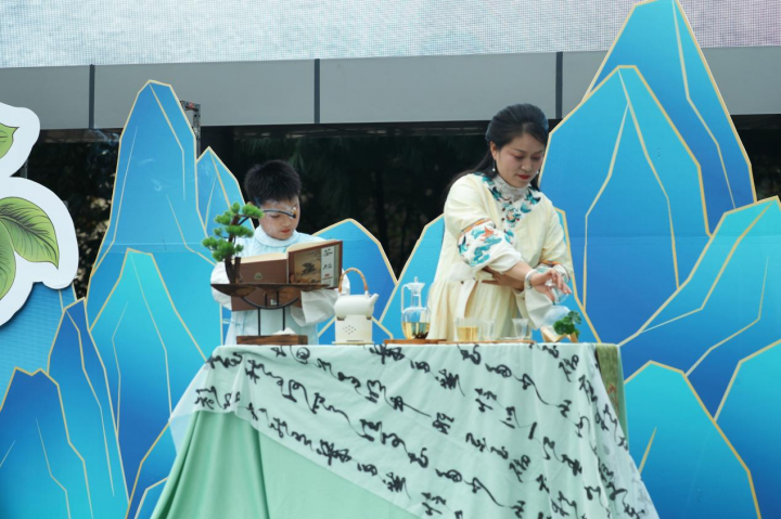 丰收果香邂逅千年书香 产业活力交融人文底蕴