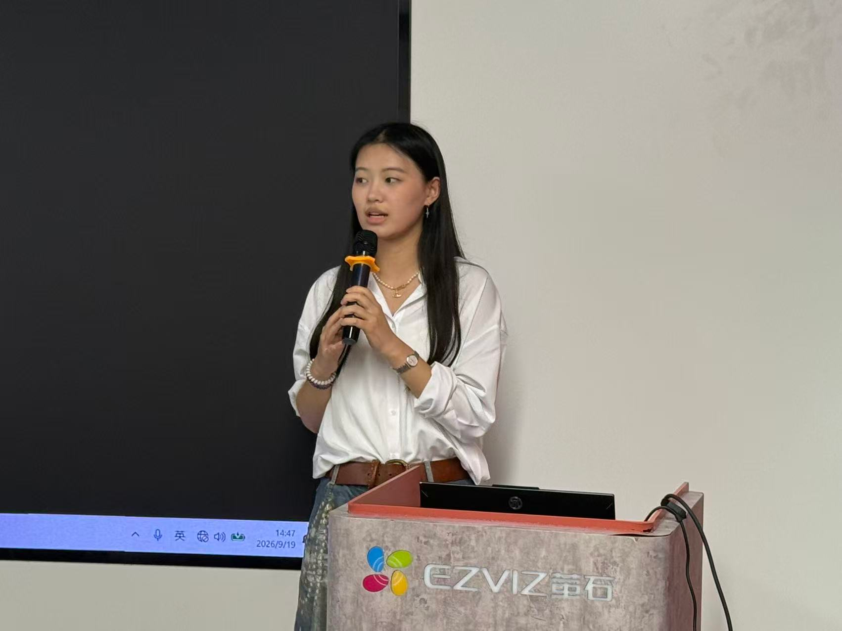 活动|“AI产品探索”主题论坛在京举行 ——技术平权时代,人的价值被重新定义