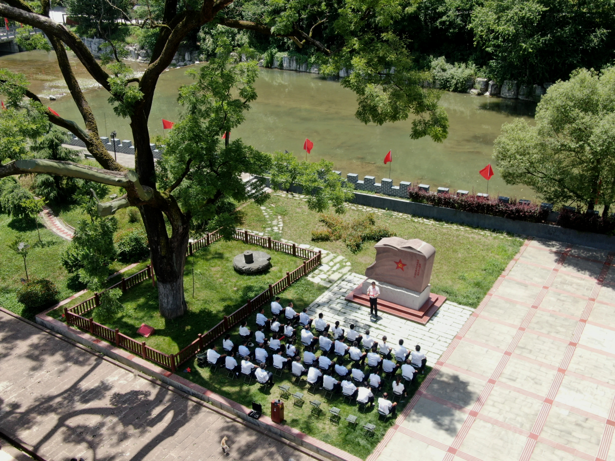 两当县太阳寺村红军街 两当县委宣传部供图