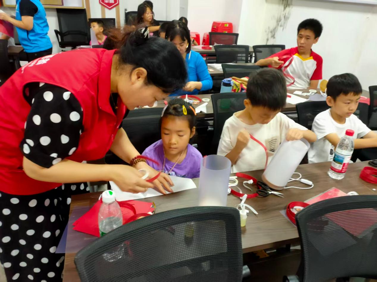 童心迎国庆 厚植爱国情 ——西乡街道固兴社区开展儿童青少年活动