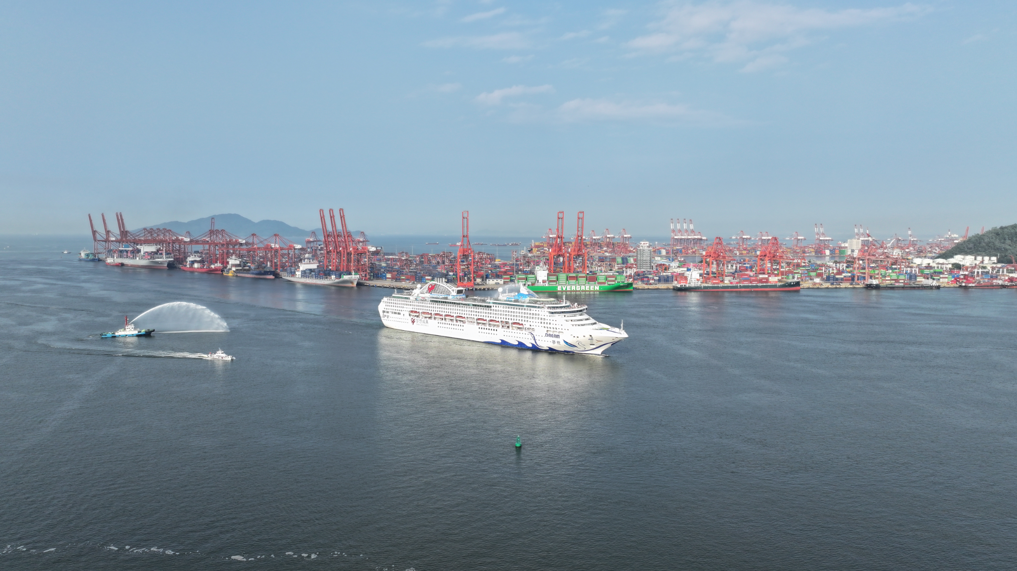 “梦想号”邮轮转港深圳蛇口首航 大湾区家门口再添国际邮轮新航线
