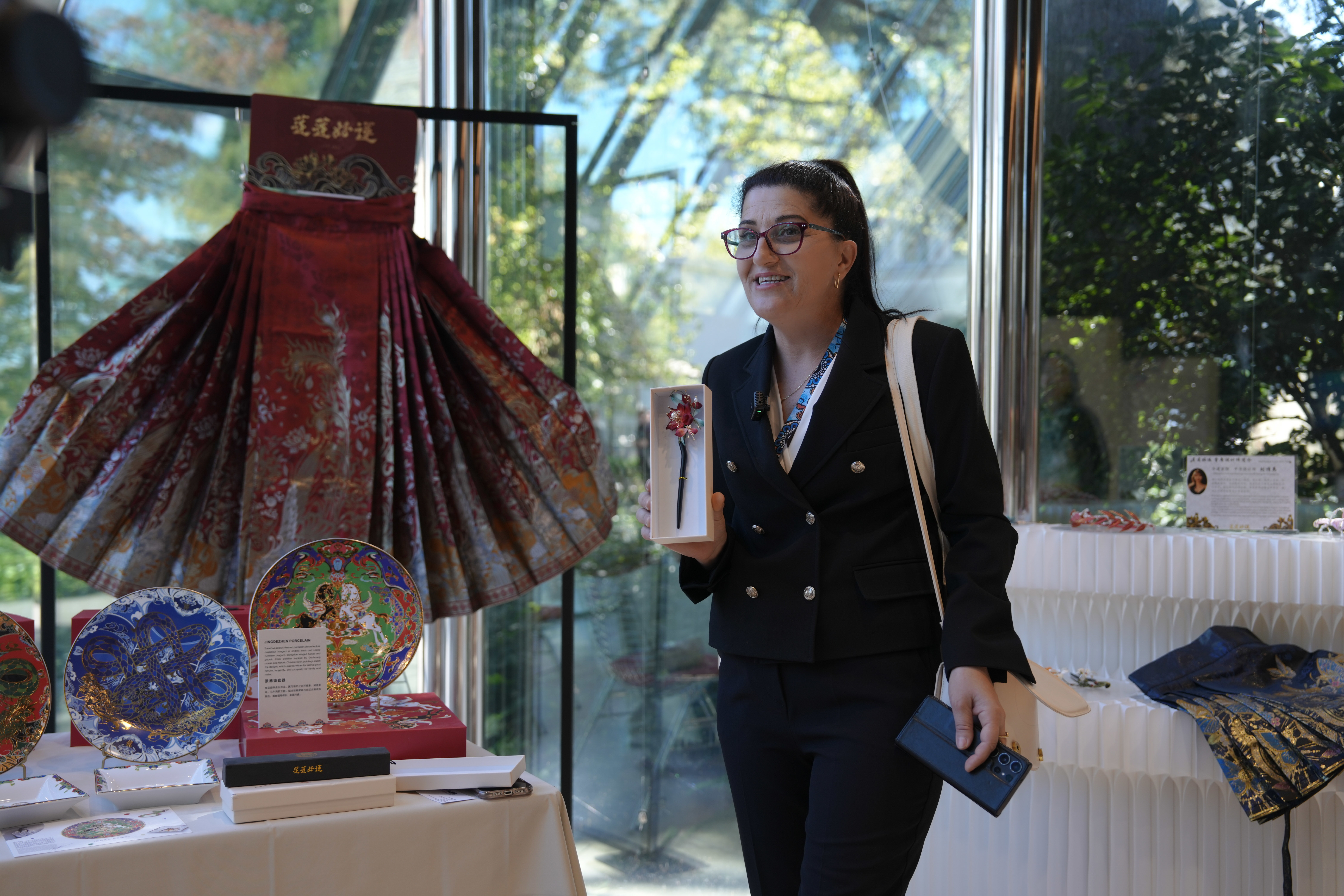 十八纸亮相 WTO“匠韵新生・国潮文创展”,以纸艺之美展示中国设计力量