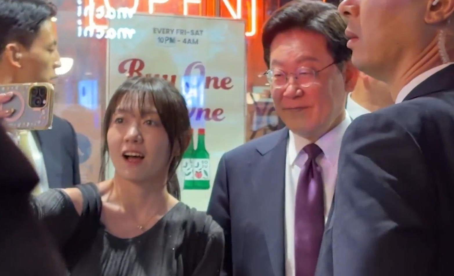 李在明现身纽约韩国城用餐，店员：马云也来过