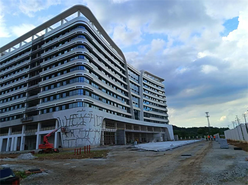 园区外围已基本施工完毕