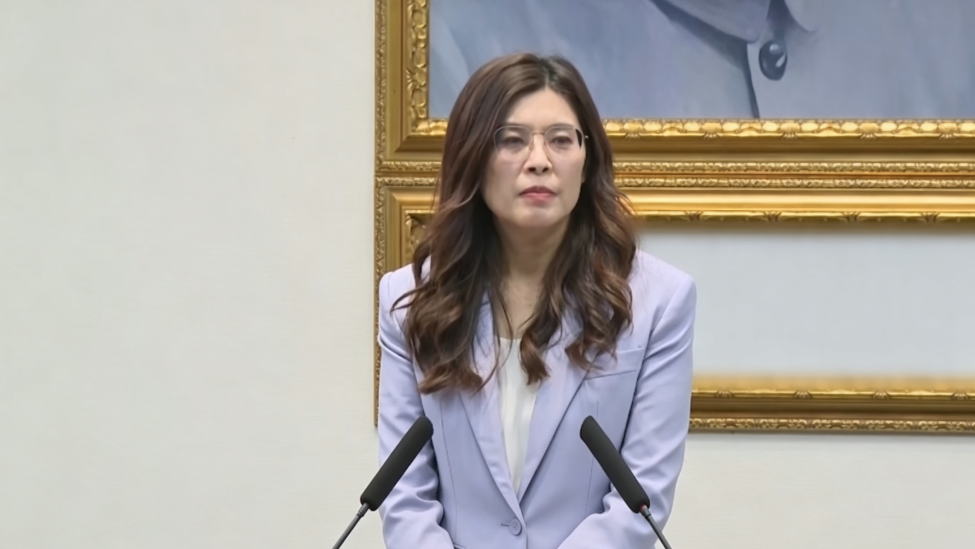 民进党当局为“抗中”赠菲律宾舰艇，岛内怒批：背叛台湾人民