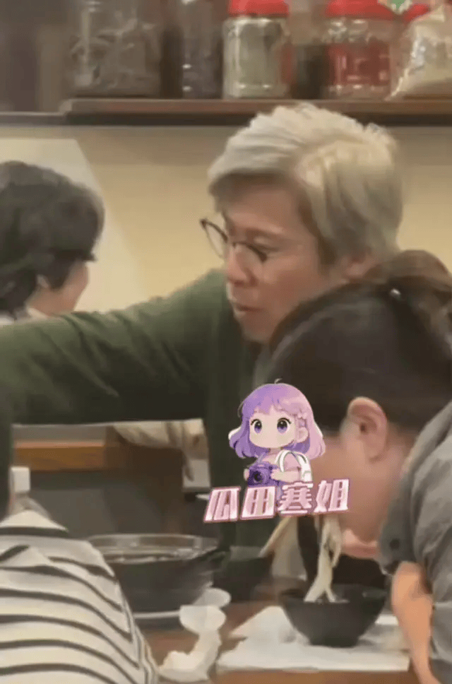 李乃文方辟谣网传一家三口同框照片：不信谣不传谣